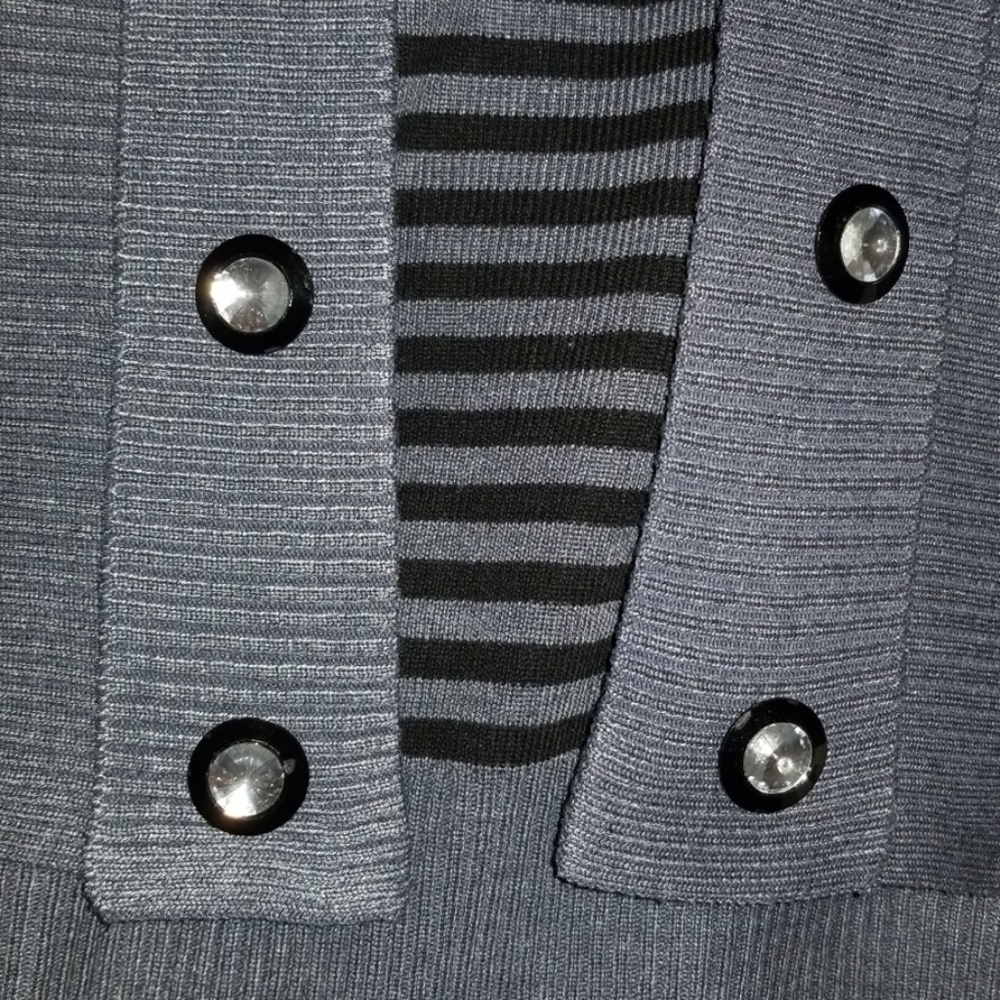 Sweater - Picture 2 of 5